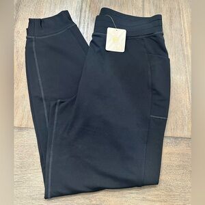 NWT Fabletics On The go Cold Weather Joggers Black |Size L